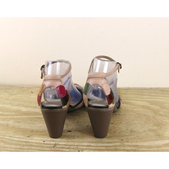 Camper Shoes 40 Womens Multicolor Floral Patent Leather Peacock Heels Pumps boho - Picture 3 of 8